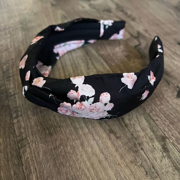 Autumn Adiegbo floral twist headband - Picture 3 of 3
